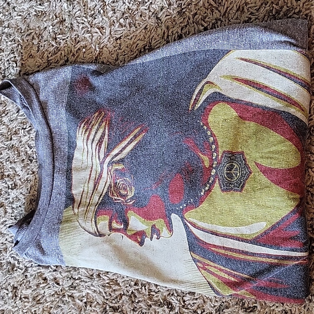 Obey pullover